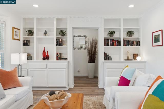 347 Valley View Rd, Pleasant Hill CA: https://media.crmls.org/mediaz/86643844-5d0c-47f3-9a89-b50449f6b99a.jpg