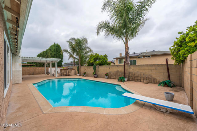 2705 N Broadmoor Avenue, Simi Valley CA: https://media.crmls.org/mediaz/8664a442-2299-4945-87fd-9c4820a4b167.jpg