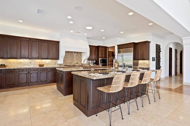 58703 Jerez, La Quinta CA: https://media.crmls.org/mediaz/8665793d-6805-4ca6-8243-59a5e0085549.jpg