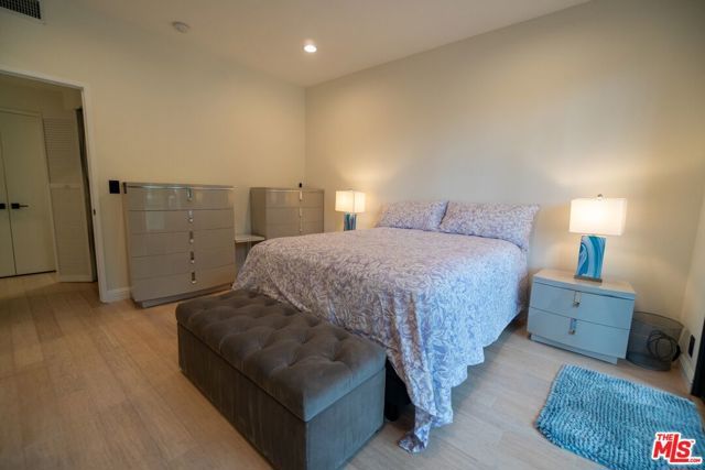 8110 Manitoba Street, Playa del Rey CA: https://media.crmls.org/mediaz/8665a770-1509-465a-b467-aa5f5370dca9.jpg