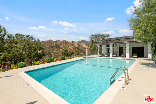 1553 Michael Lane, Pacific Palisades CA: https://media.crmls.org/mediaz/866623b9-71a9-4d7c-8ae5-25b3e3a429d1.jpg