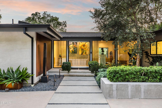 1240 Chateau Road, Pasadena CA: https://media.crmls.org/mediaz/86664037-b984-4a97-b141-1b252abf9034.jpg