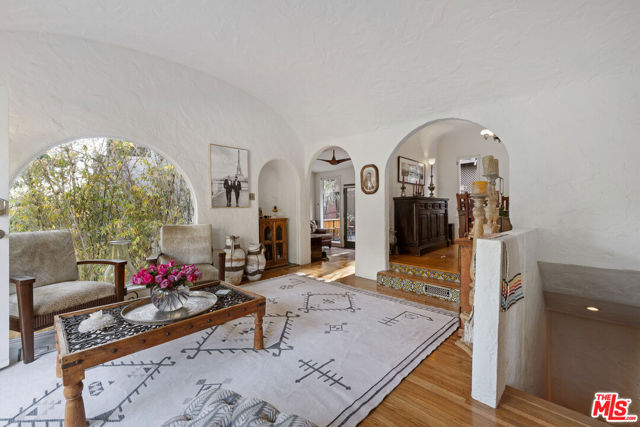 400 W Avenue 42 Avenue, Los Angeles CA: https://media.crmls.org/mediaz/866654d5-20cd-4ca4-a733-ca0eac444d65.jpg