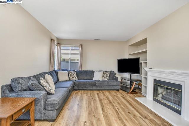 2218 Newport Ct., Discovery Bay CA: https://media.crmls.org/mediaz/8666b233-a777-4ac4-b48e-c8886290d718.jpg
