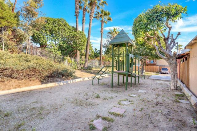 1687 Pentecost Way, San Diego CA: https://media.crmls.org/mediaz/8666dea4-dd95-4ba6-bd48-a3b6413388f3.jpg