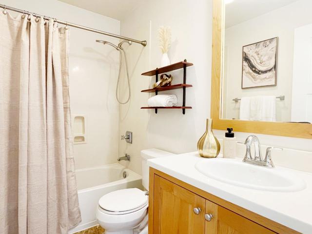 1325 Dahlia Loop, San Jose CA: https://media.crmls.org/mediaz/8666e522-3c05-4abf-911e-021a83f6b640.jpg