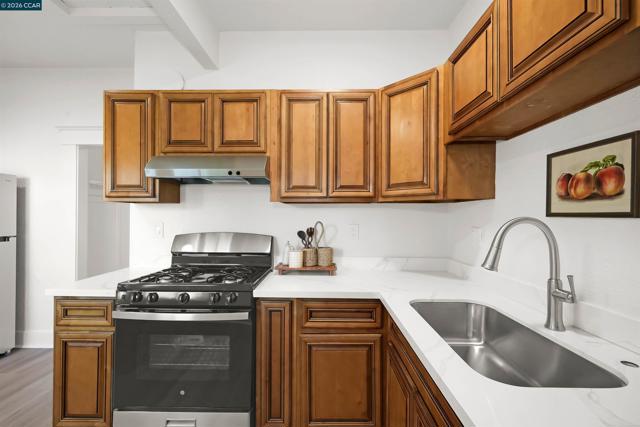 Image 23 of 58 For 456 4th St  