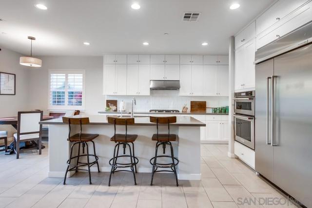 Image 25 of 75 For 9221 Helix Mesa Way