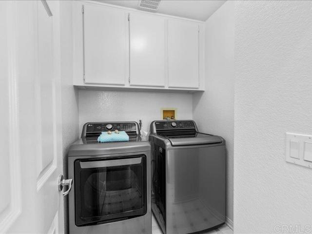 2381 Avenida Helecho, Carlsbad CA: https://media.crmls.org/mediaz/8667d203-42ec-4f71-89c2-f77feff1f59c.jpg