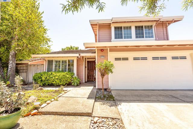 32760 Orick St, Union City CA: https://media.crmls.org/mediaz/8668601d-ae1d-4114-90c8-92f2f180a097.jpg