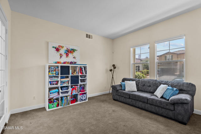 1729 Bluesage Court, Simi Valley CA: https://media.crmls.org/mediaz/8668eb31-a4f4-466d-9963-14a5f6b09bb1.jpg
