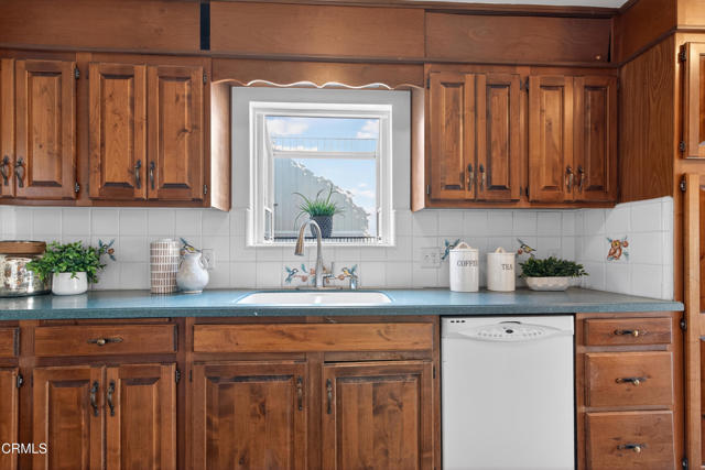 Detail Gallery Image 12 of 32 For 1220 Tropical Ave, Pasadena,  CA 91107 - 5 Beds | 3 Baths