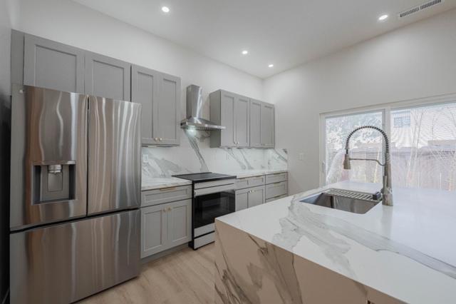 987 Harcourt Avenue, Seaside CA: https://media.crmls.org/mediaz/86697438-efdb-4362-8e62-68db74a4000a.jpg