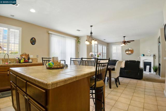 35 Belluno Dr, Stockton CA: https://media.crmls.org/mediaz/866a418f-51eb-4f4b-bdbf-34dc7e7adf4f.jpg