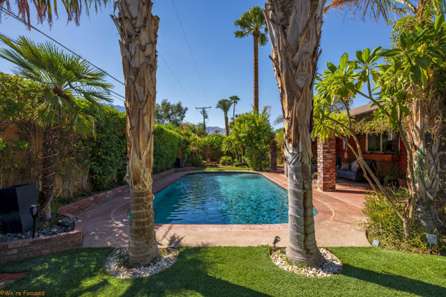 14 Gary Circle, Palm Springs CA: https://media.crmls.org/mediaz/866a70d5-6247-44f5-8df5-1d72e9be10be.jpg