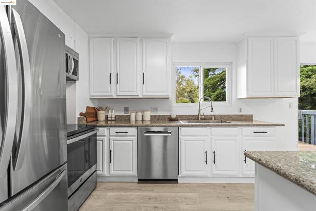2326 D St, Hayward CA: https://media.crmls.org/mediaz/866a9056-c4f4-4568-afca-8127b5796623.jpg