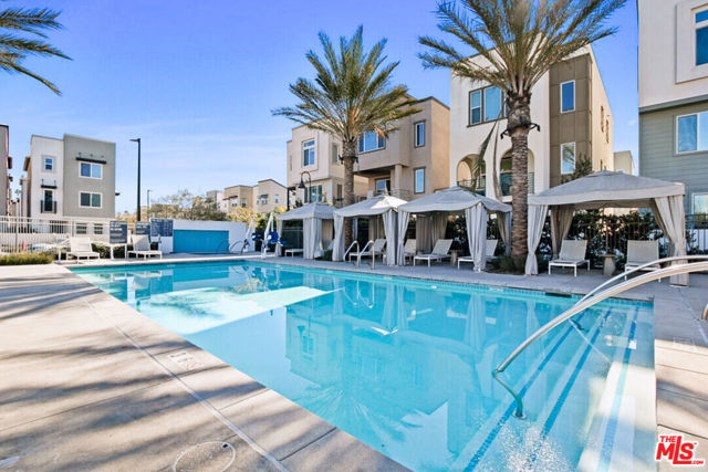 515 Daniel Freeman Circle, Inglewood CA: https://media.crmls.org/mediaz/866aa681-338a-427d-9d24-9d81e033b0aa.jpg
