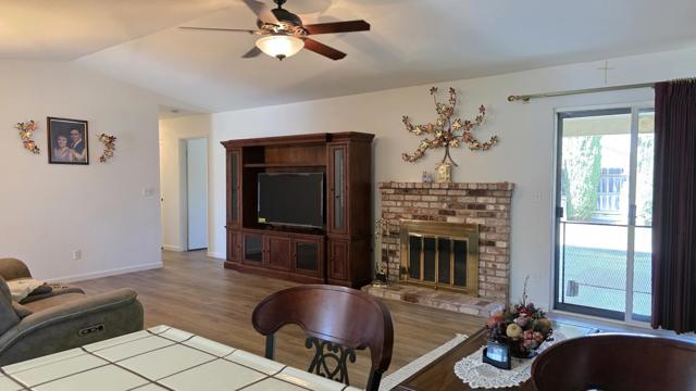 1046 Santa Barbara Street, Los Banos CA: https://media.crmls.org/mediaz/866b58cf-89e0-4687-b916-71d9c79bba8c.jpg
