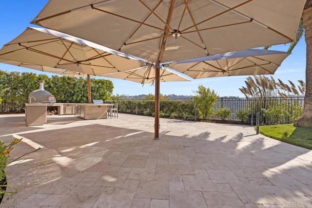 5015 Rancho Quinta Bend, San Diego CA: https://media.crmls.org/mediaz/866b8be8-25da-4daf-b180-77af3fb3d7ee.jpg