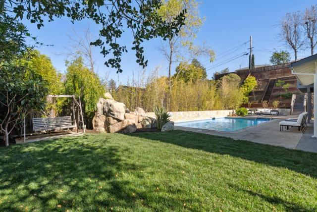 900 Highlands Circle, Los Altos CA: https://media.crmls.org/mediaz/866c2a21-0094-4ae8-8f6c-55c5cb0d6d00.jpg