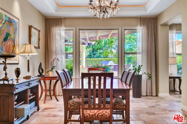 2882 Rainfield Avenue, Westlake Village CA: https://media.crmls.org/mediaz/866c9ee6-ff6c-425b-ba9e-341f51348084.jpg