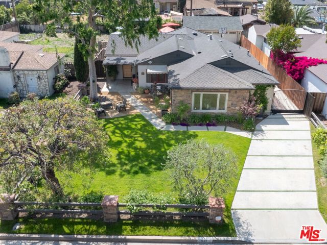521 S Parish Place, Burbank CA: https://media.crmls.org/mediaz/866ce37a-a0cb-4abf-9e52-f11574fd2e97.jpg