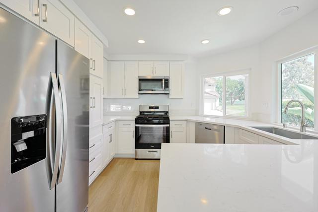 Detail Gallery Image 1 of 41 For 249 Blackbird Way, Oceanside,  CA 92057 - 3 Beds | 3 Baths