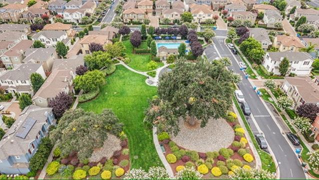 7902 Kipling Circle, Gilroy CA: https://media.crmls.org/mediaz/866dd6cf-687d-4aed-810a-eaff17b7a2ba.jpg