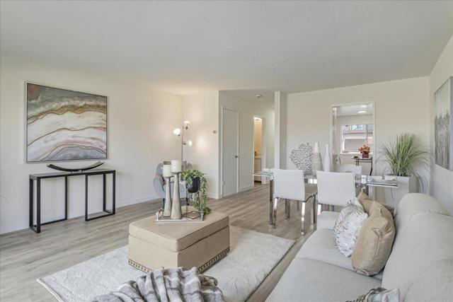4074 Farm Hill Boulevard, Redwood City CA: https://media.crmls.org/mediaz/866e47fe-4aa0-4043-9305-1de59dd35719.jpg