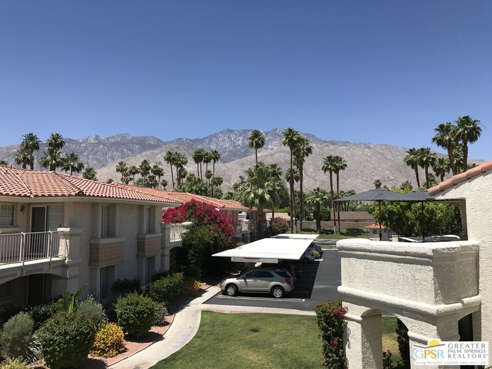 https://media.crmls.org/mediaz/866ef298-5c55-4a1b-9bc7-cf2c774380f3.jpg?preset=X-Large