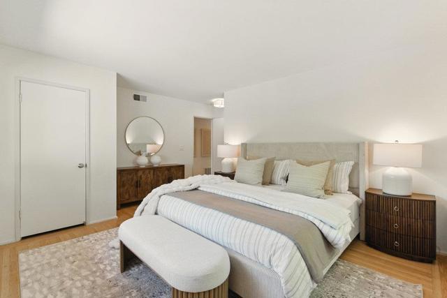 341 Linfield Drive, Menlo Park CA: https://media.crmls.org/mediaz/866f144a-bce2-45f0-b354-e70328695133.jpg
