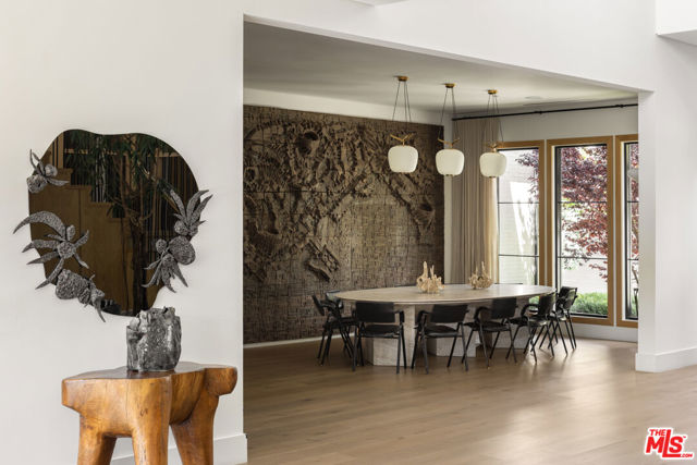 455 N Bundy Drive, Los Angeles CA: https://media.crmls.org/mediaz/866fef01-a12e-47c6-8de6-338c3402ce14.jpg