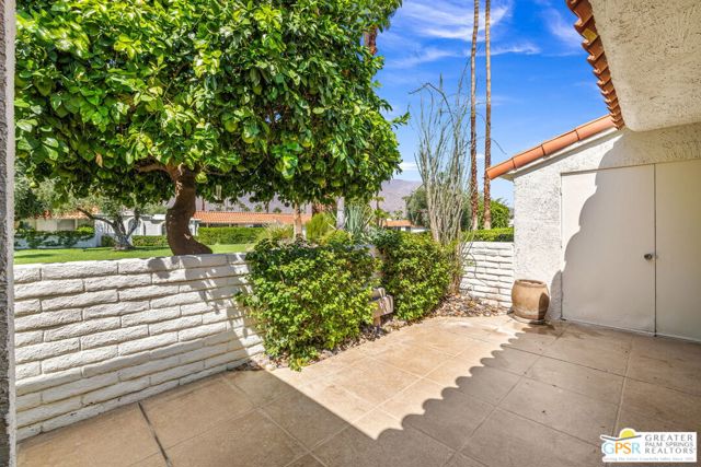 3351 Andreas Hills Drive, Palm Springs CA: https://media.crmls.org/mediaz/86703808-66da-4698-9dda-8c6bccd6eeda.jpg