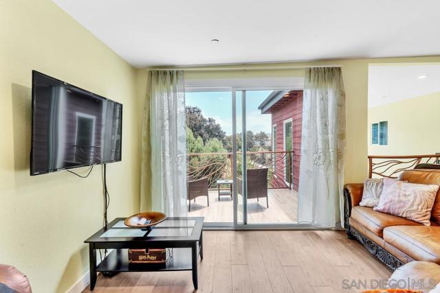 1003 Hayes Ave, San Diego CA: https://media.crmls.org/mediaz/86704446-bbff-4cc0-82c4-bf2342d18d78.jpg