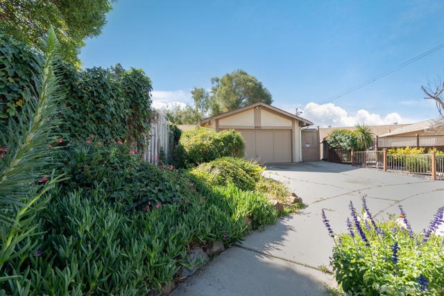 4975 Whipple Way, San Diego CA: https://media.crmls.org/mediaz/8671584b-58e0-49dd-82b2-aec742041a65.jpg