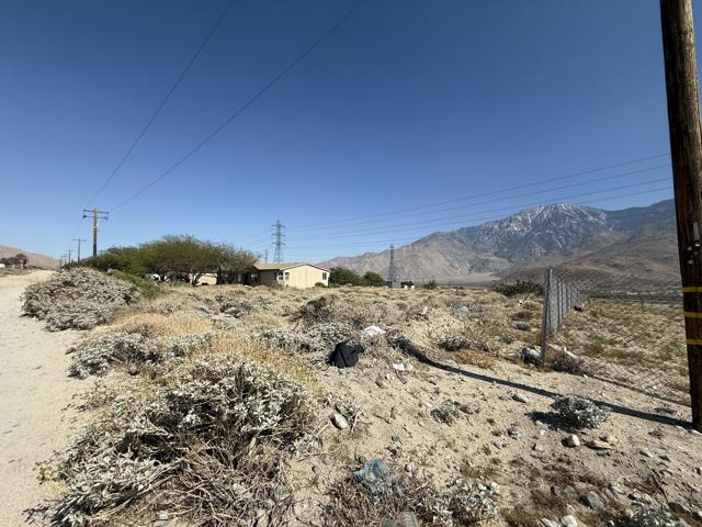 7 San Pierre Road, Whitewater CA: https://media.crmls.org/mediaz/8671cc89-7841-4614-9d7f-53e34e8305a6.jpg