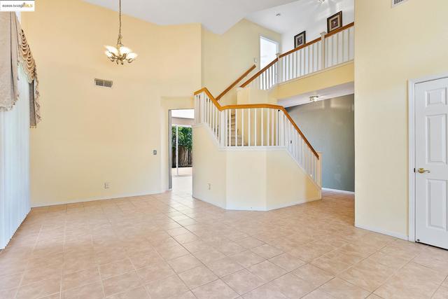 2 Quiet Path Ct, Pittsburg CA: https://media.crmls.org/mediaz/86722acc-cca0-4d36-a80a-7c3861b9104c.jpg