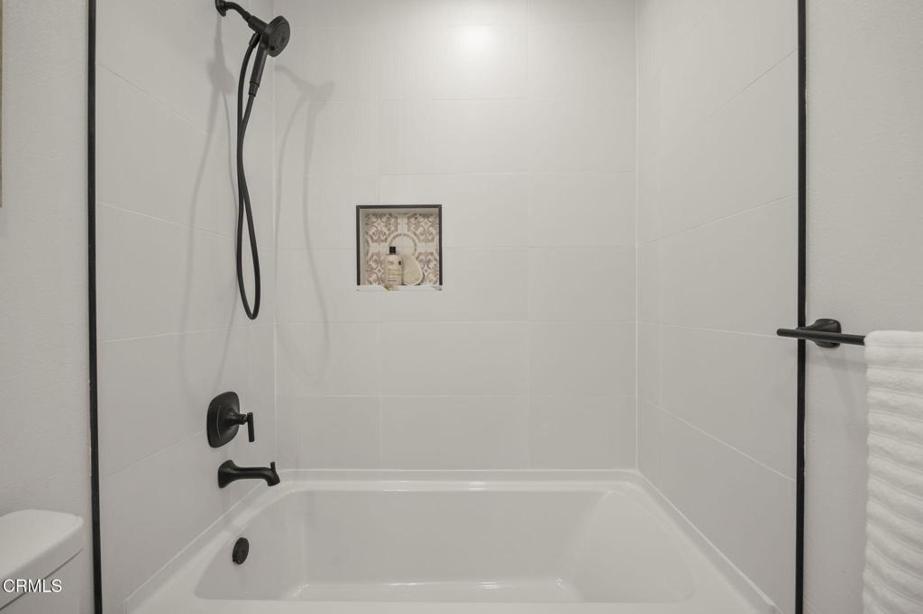 https://media.crmls.org/mediaz/86723483-0b98-455a-9fdb-3500fd2936de.jpg?preset=X-Large