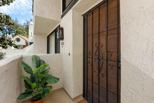 Detail Gallery Image 4 of 42 For 333 Melrose Dr. #F,  Vista,  CA 92083 - 1 Beds | 1 Baths