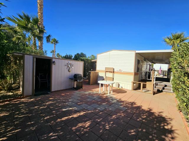 16400 Bubbling Wells Rd Road, Desert Hot Springs CA: https://media.crmls.org/mediaz/8672f5e5-3efc-476e-977b-d19ba237289d.jpg
