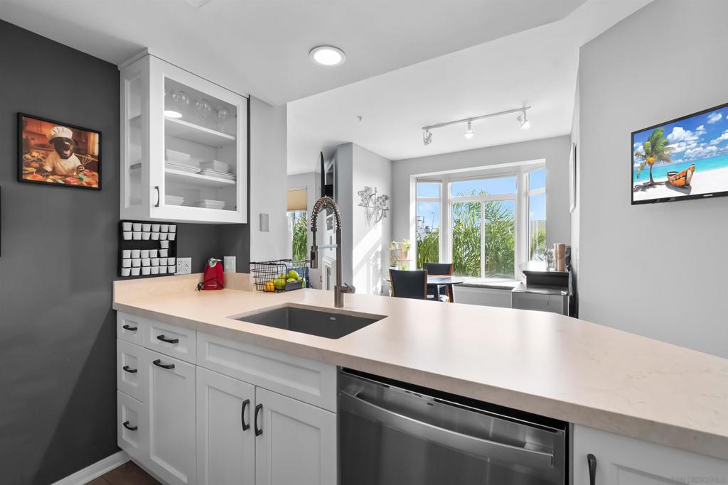 2400 5th Avenue #330