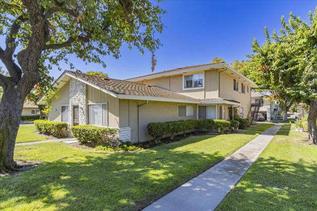 825 N Capitol Avenue, San Jose CA: https://media.crmls.org/mediaz/86733df6-b316-40d7-909d-ca3035f2f149.jpg