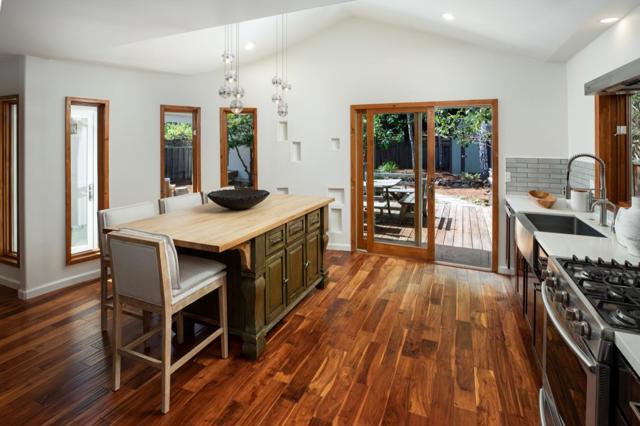 4112 Fair Oaks Avenue, Menlo Park CA: https://media.crmls.org/mediaz/867373ae-d602-4c8d-9b0d-5e5b427e83db.jpg