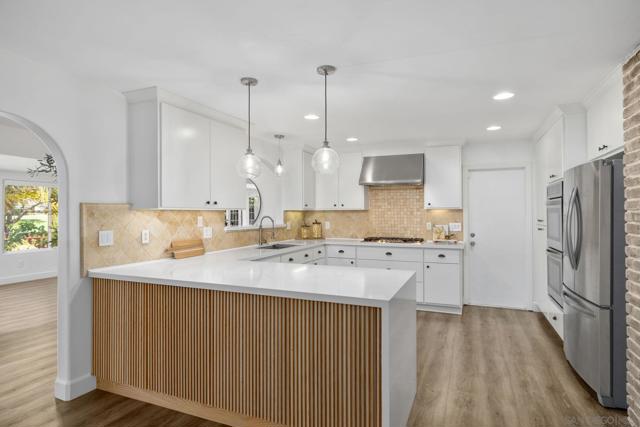 17268 Bernardo Oaks Dr, San Diego CA: https://media.crmls.org/mediaz/8674625b-0822-44e9-9612-c1e5d8717ac3.jpg