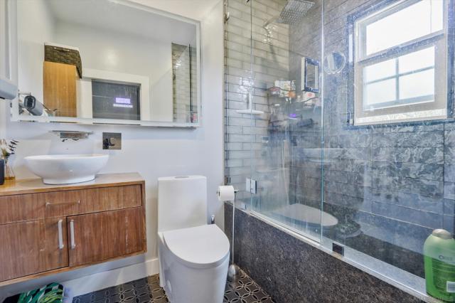 1035 Edgemont Place, San Diego CA: https://media.crmls.org/mediaz/8674e8d7-51a1-4cd0-ad1d-34048eb50fb8.jpg