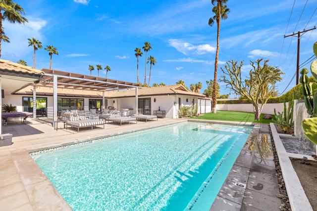 505 N Camino Real, Palm Springs CA: https://media.crmls.org/mediaz/8675066d-6e4b-4bd7-8de1-d3efe0d8b807.jpg