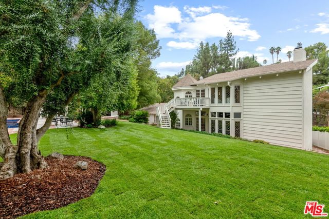 19159 Rosita Street, Tarzana CA: https://media.crmls.org/mediaz/8675b05e-479d-4033-949e-db4f90fc3203.jpg