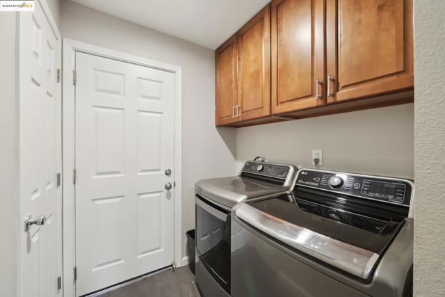 2118 Connie Ln, Oakley CA: https://media.crmls.org/mediaz/8675e48b-d7a3-49e9-b393-db9393df9332.jpg