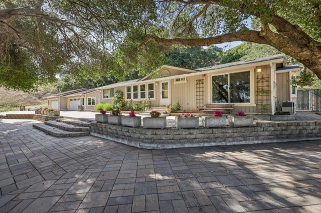 2995 Day Road, Gilroy CA: https://media.crmls.org/mediaz/86772dba-e060-4e6c-bcb8-bf55721bb564.jpg