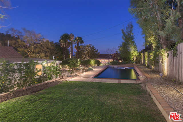 28028 SEA LANE Drive, Malibu CA: https://media.crmls.org/mediaz/8677847b-c676-45c5-ac1e-5b37423a1b36.jpg
